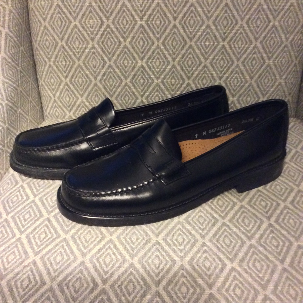 Bass Weejuns Black Penny Loafers 9